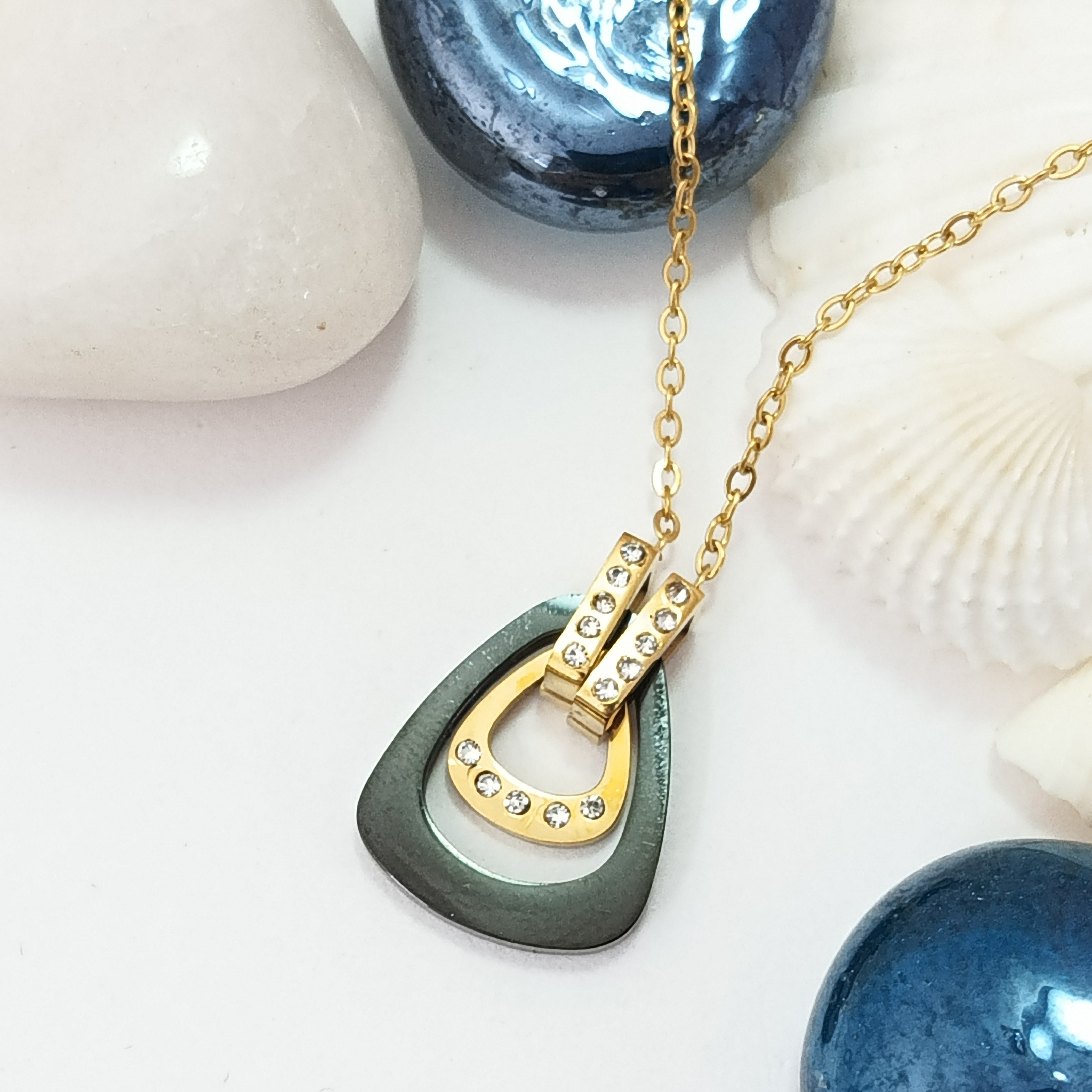 Elegant Dual-Tone Geometric Pendant Necklace