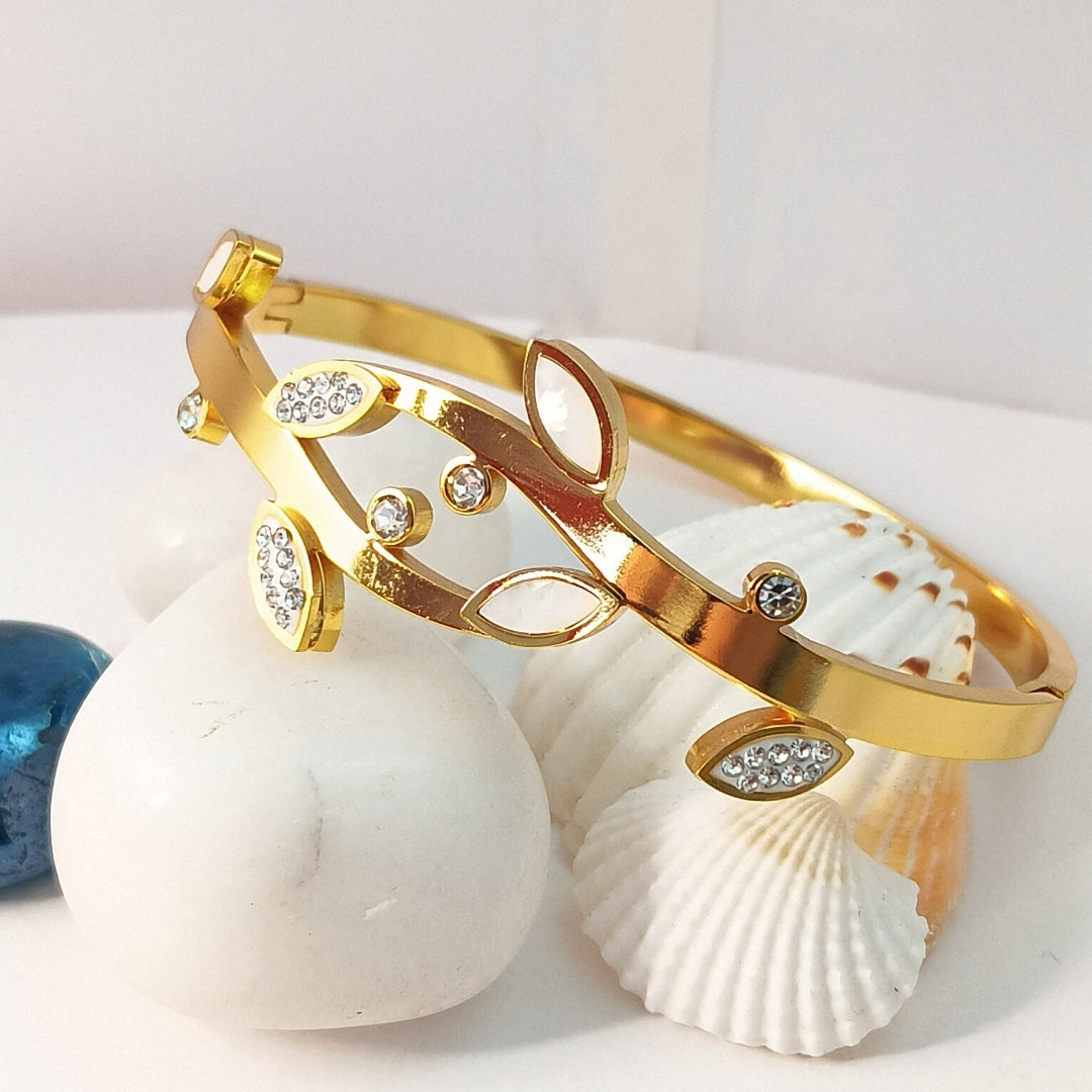 Floral Leaf Design Bracelet