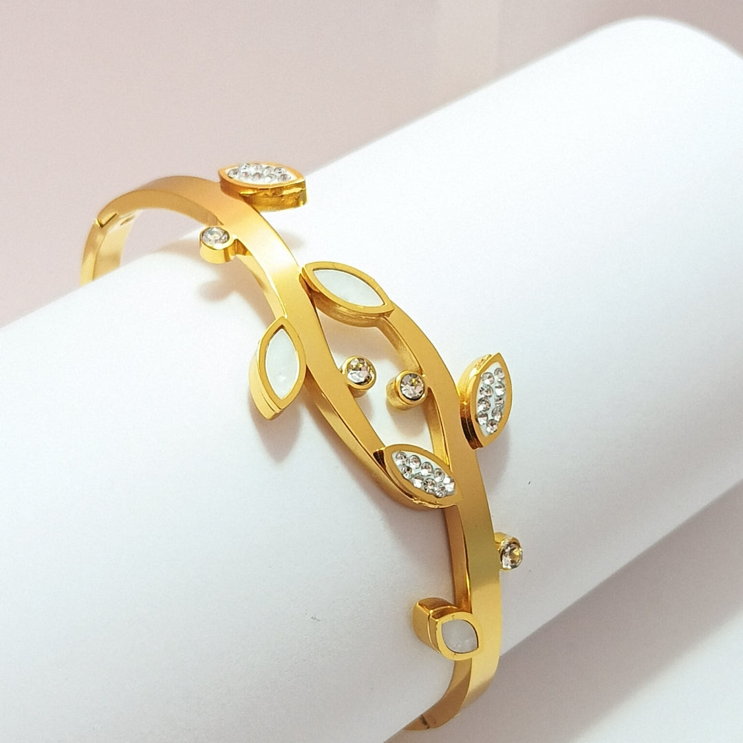 Floral Leaf Design Bracelet