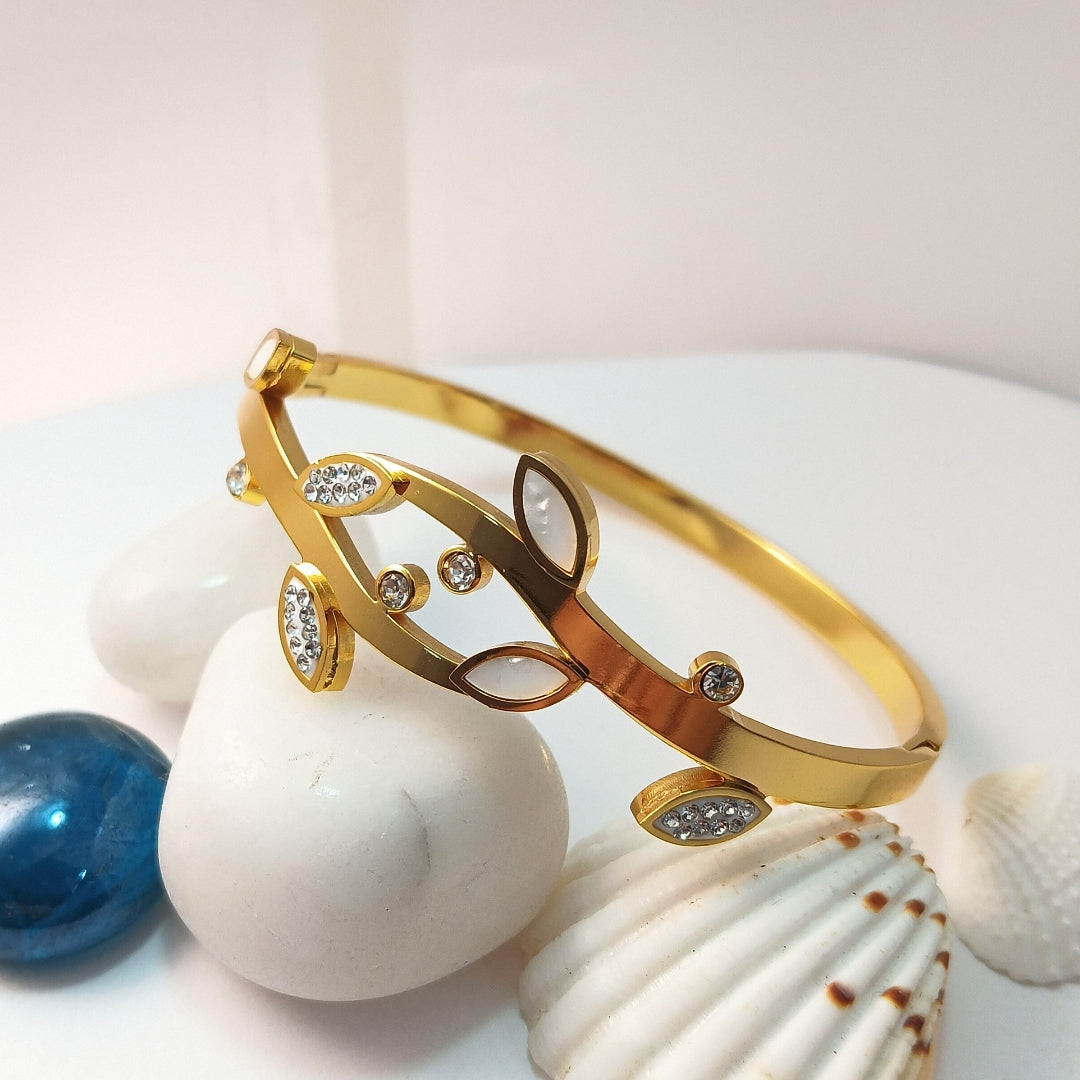 Floral Leaf Design Bracelet