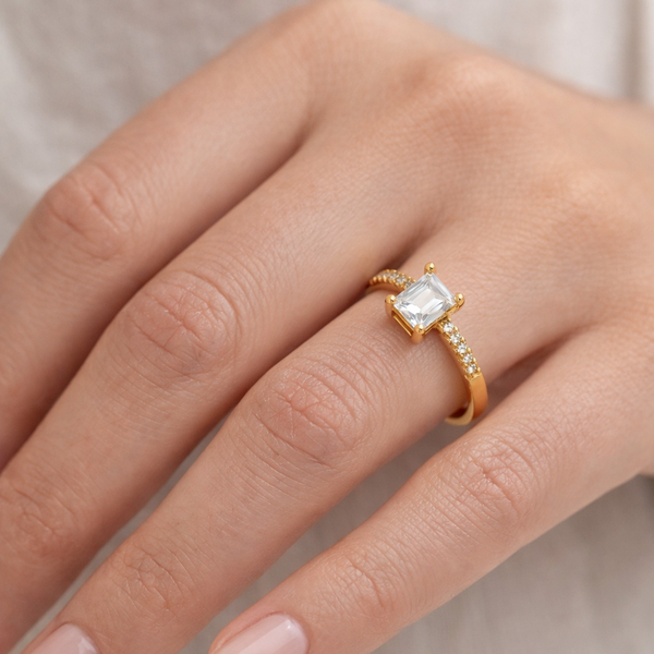 Elara Solitaire Ring