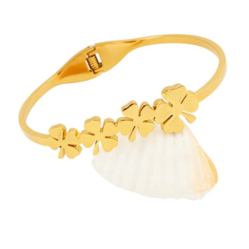 Elegant Flower Design Bracelet