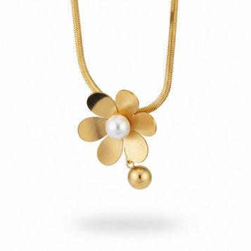 Golden Petal Pearl Pendant: Elegance in Bloom
