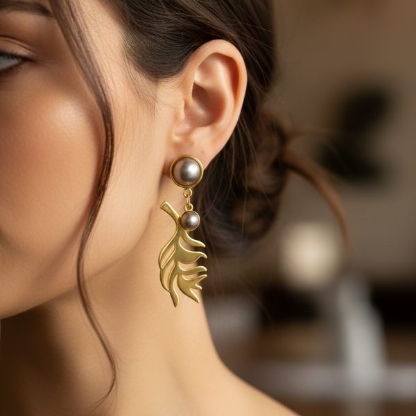 The Leaf Dangle Earrings