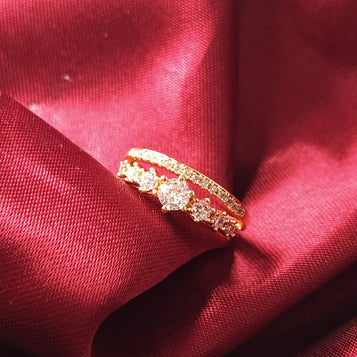 Golden Sparkle: A Crown of Diamonds