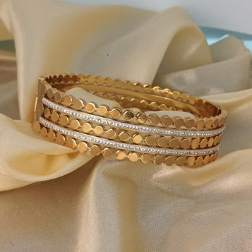 Scalloped Radiance Gold Bangle